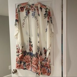 Charlotte Russe floral kimono S